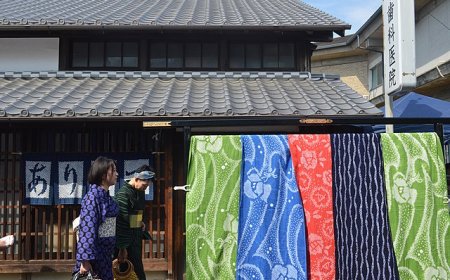 The art of dyeing Shibori fabric