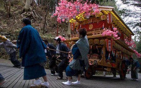 Yayoi Matsuri – Thuyền hoa trôi