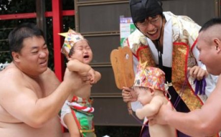 Strange "bullying children" festival in early spring in Japan