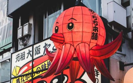 Thưởng thức món  ăn Takoyaki ở Osaka