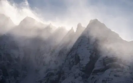 Heavy Snow and Cold Winds in Northern Japan